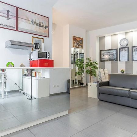 S. Ambrogio Square Apartment Milan Luaran gambar