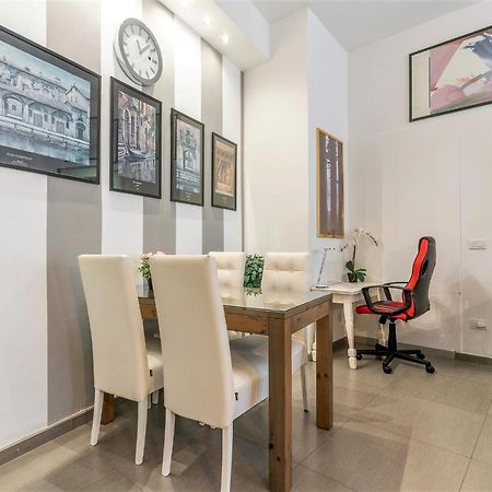 S. Ambrogio Square Apartment Milan Luaran gambar