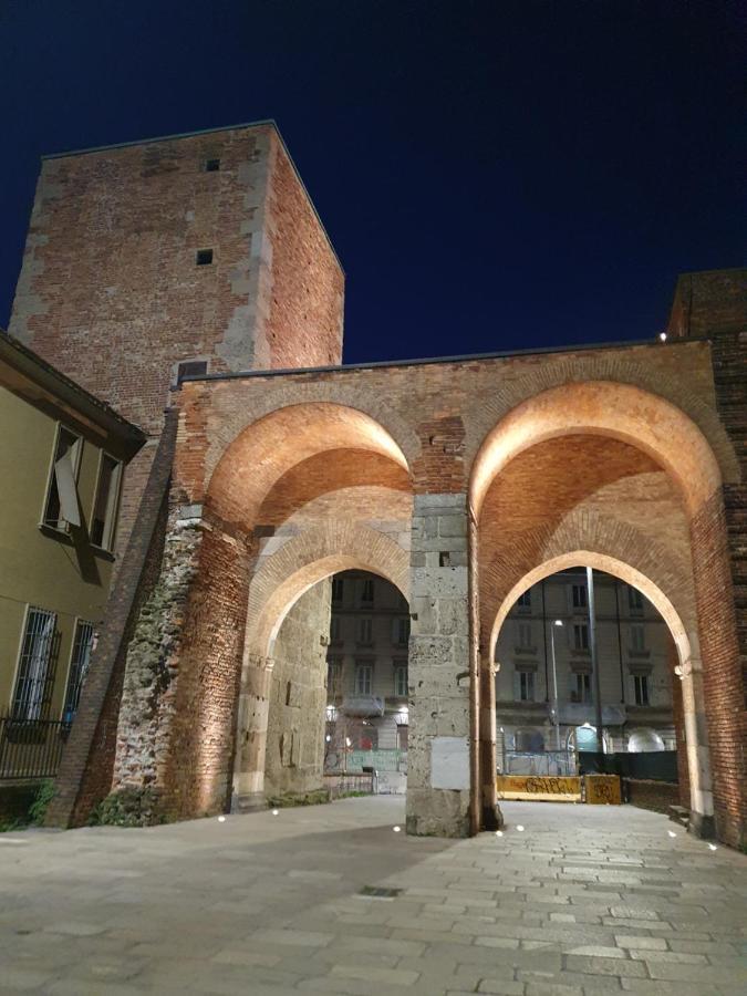 S. Ambrogio Square Apartment Milan Luaran gambar