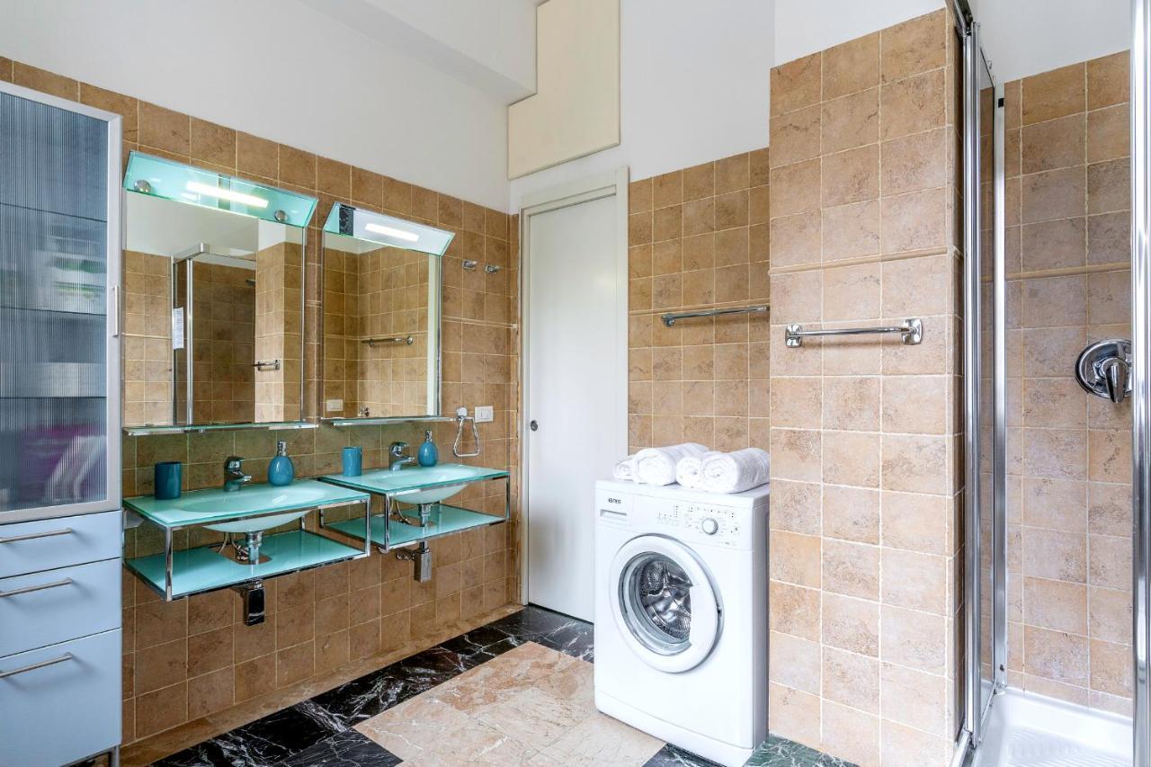 S. Ambrogio Square Apartment Milan Luaran gambar